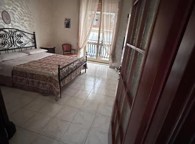 Apartment Cento Storico2 *